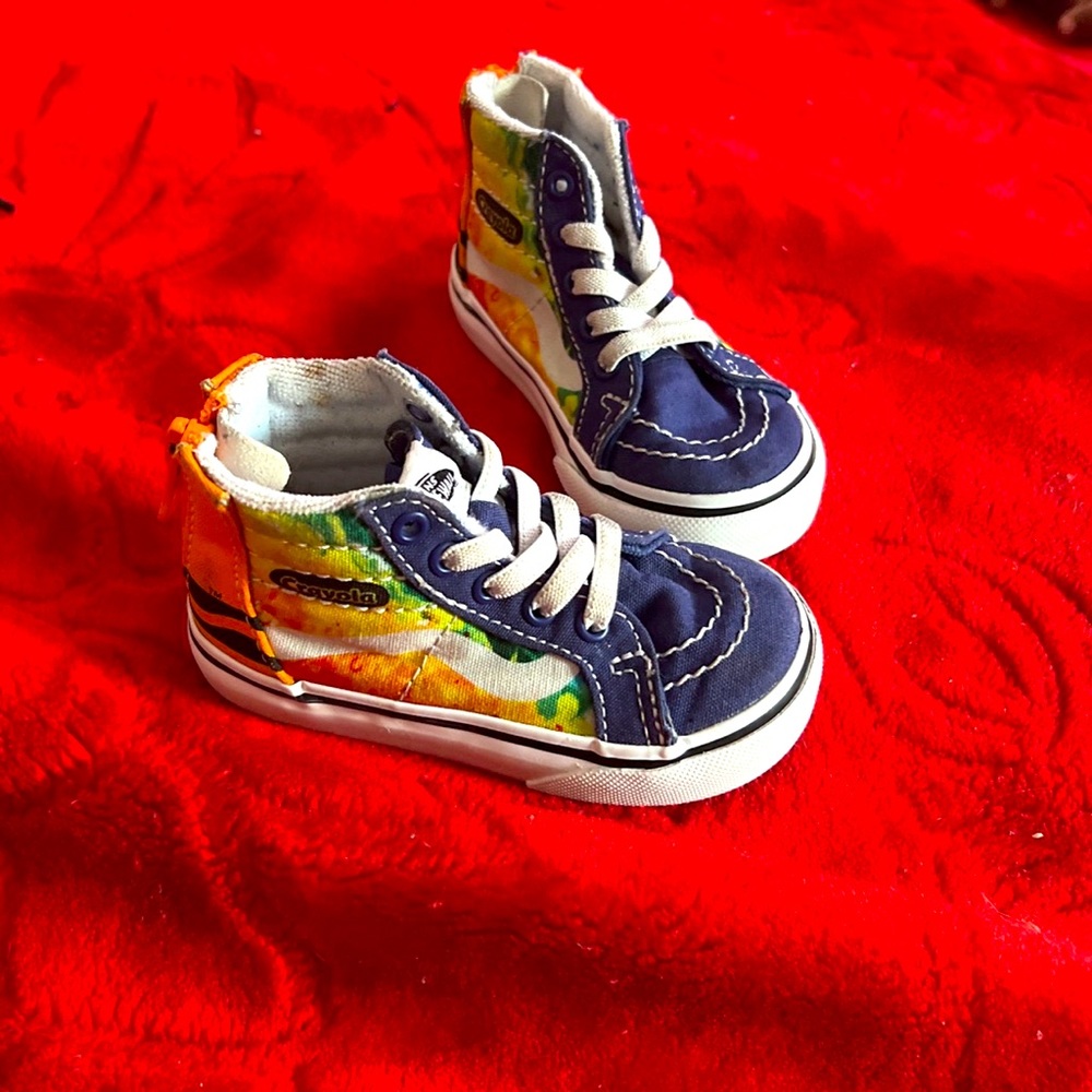 Crayons kids shoes